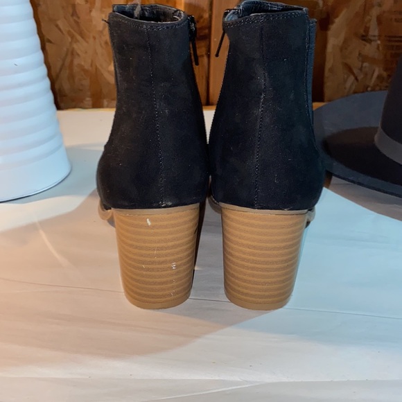 Jore Perforated Savvy Ankle Boots Size 7 - Picture 9 of 11